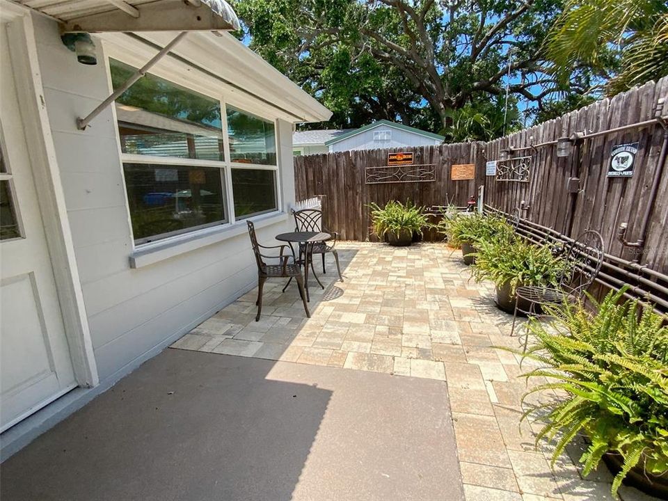 Activo con contrato: $2,400 (2 camas, 1 baños, 876 Pies cuadrados)