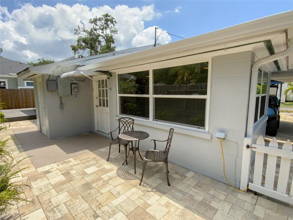 Activo con contrato: $2,400 (2 camas, 1 baños, 876 Pies cuadrados)