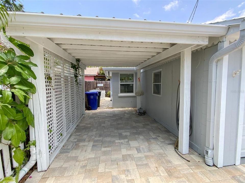 Activo con contrato: $2,400 (2 camas, 1 baños, 876 Pies cuadrados)