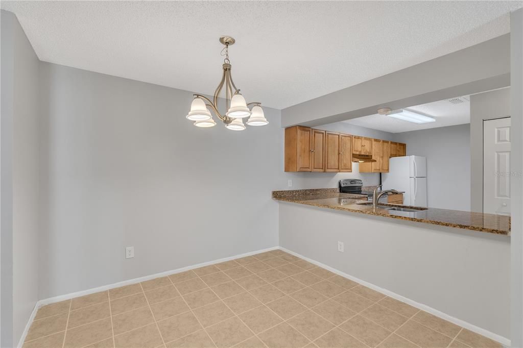 For Sale: $169,000 (2 beds, 2 baths, 1126 Square Feet)