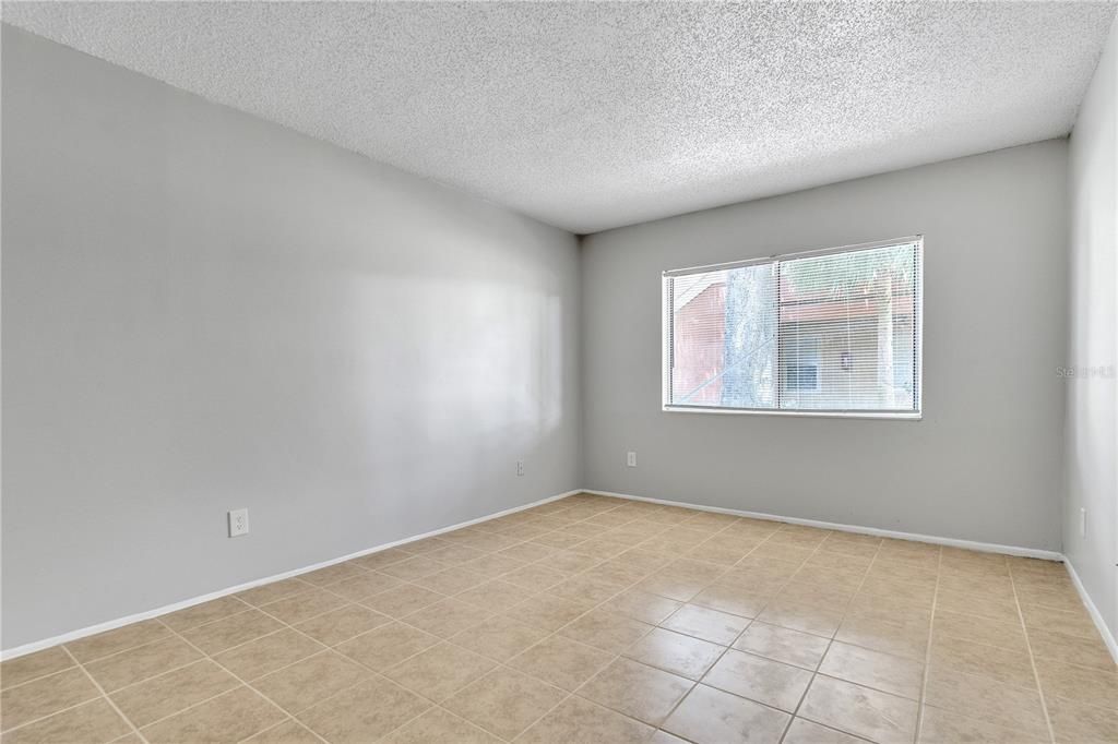 For Sale: $169,000 (2 beds, 2 baths, 1126 Square Feet)