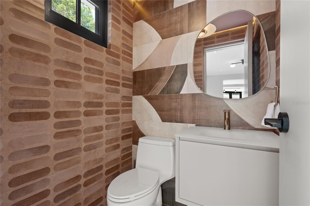 For Sale: $2,695,000 (5 beds, 4 baths, 3600 Square Feet)