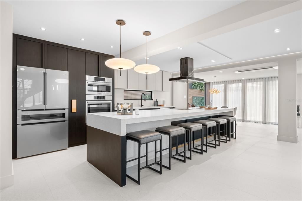 For Sale: $2,695,000 (5 beds, 4 baths, 3600 Square Feet)