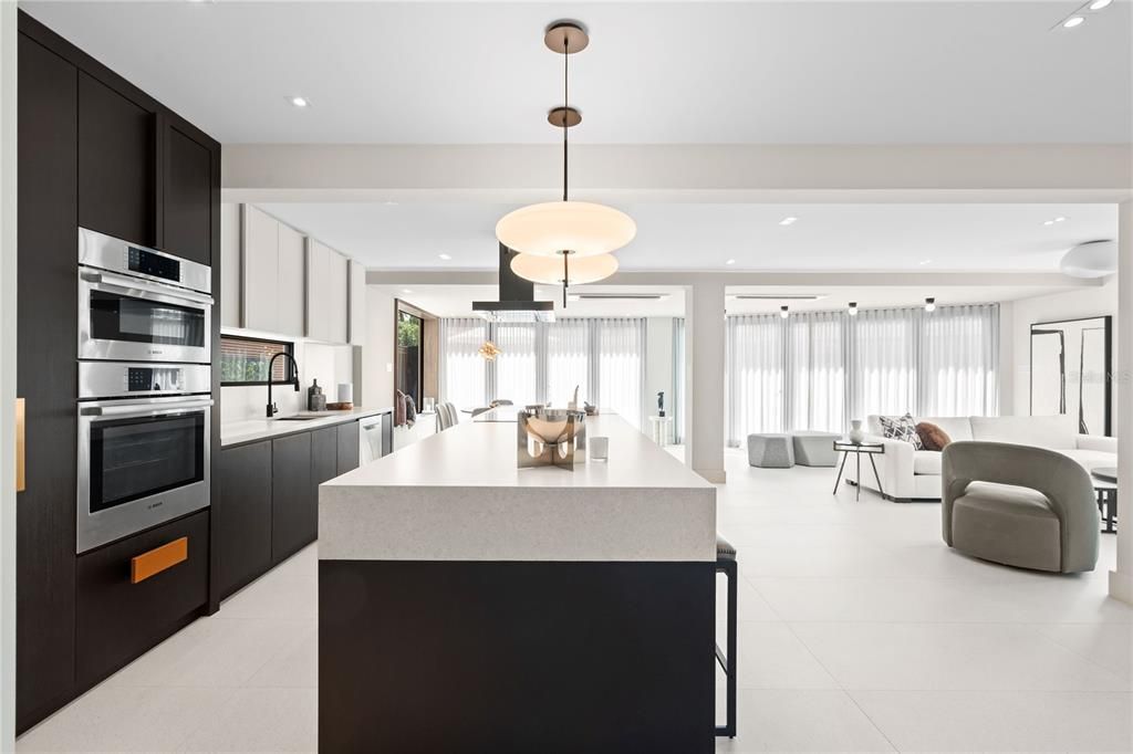 For Sale: $2,695,000 (5 beds, 4 baths, 3600 Square Feet)