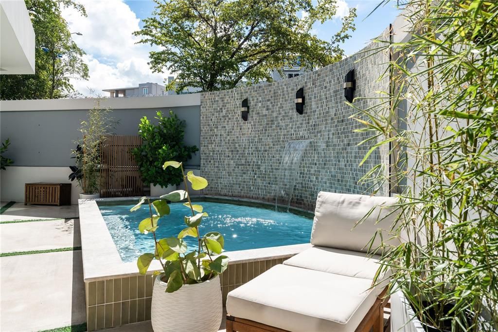 For Sale: $2,695,000 (5 beds, 4 baths, 3600 Square Feet)