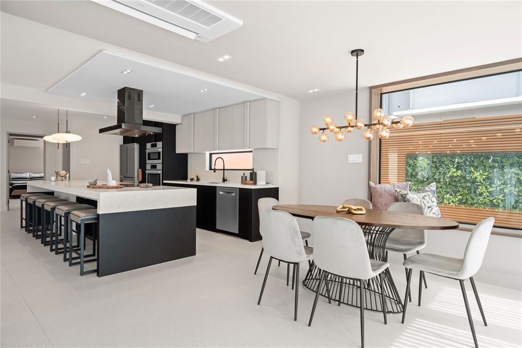 For Sale: $2,695,000 (5 beds, 4 baths, 3600 Square Feet)