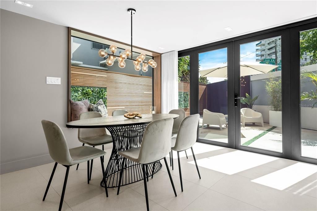 For Sale: $2,695,000 (5 beds, 4 baths, 3600 Square Feet)