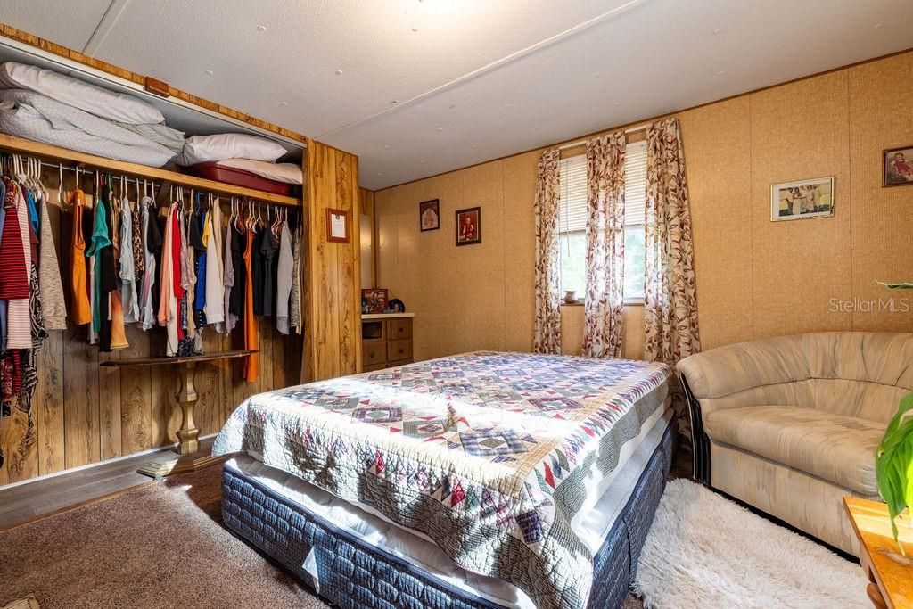 待售: $99,900 (2 贝兹, 1 浴室, 896 平方英尺)