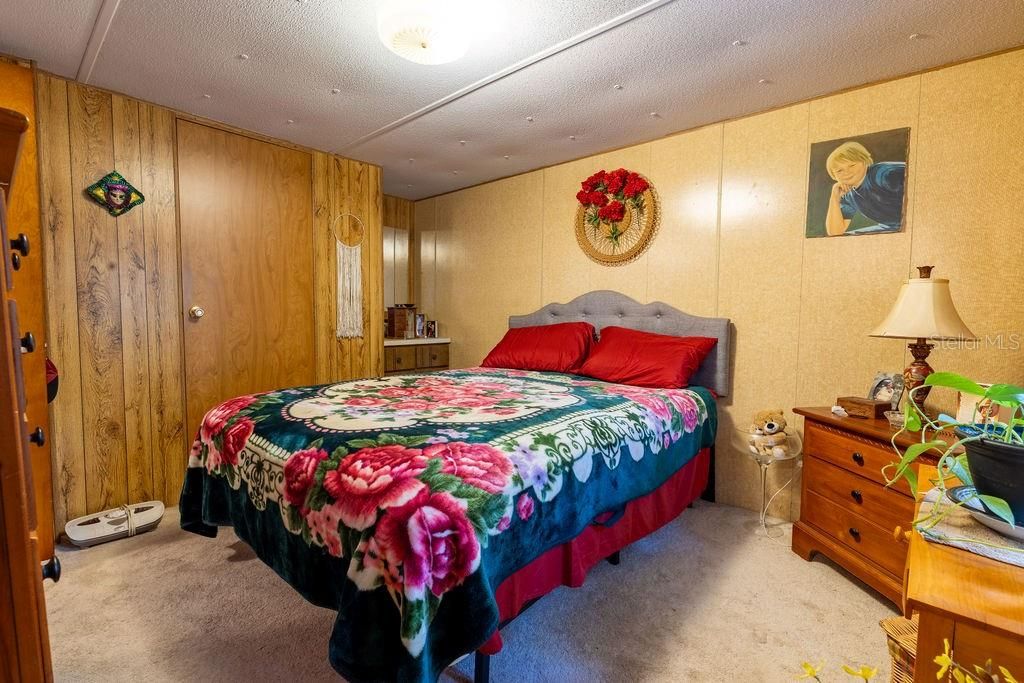 待售: $99,900 (2 贝兹, 1 浴室, 896 平方英尺)