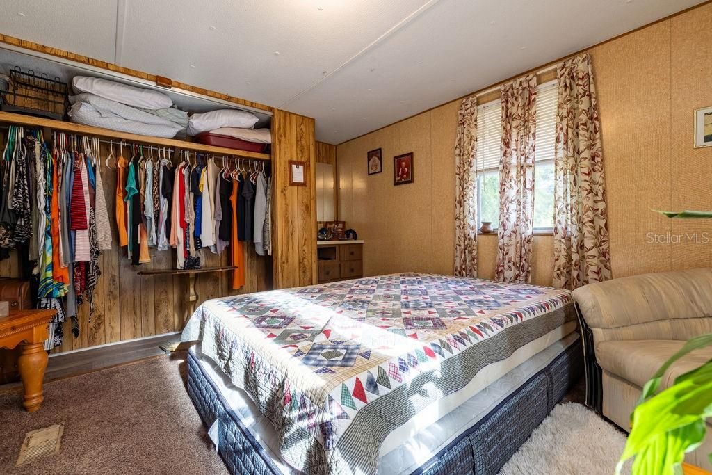 待售: $99,900 (2 贝兹, 1 浴室, 896 平方英尺)