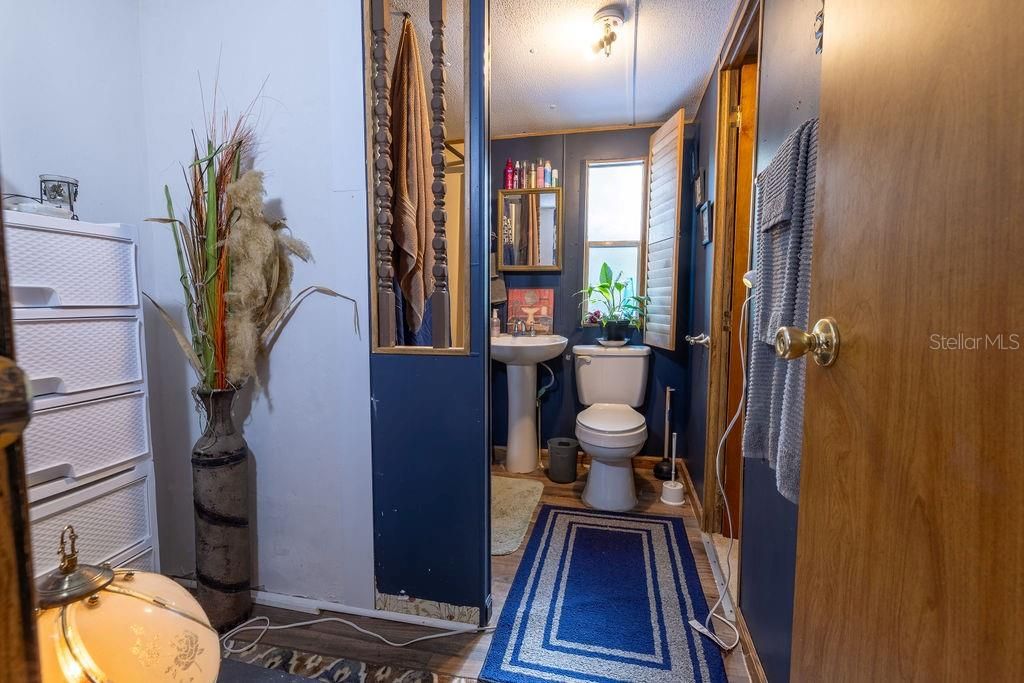 待售: $99,900 (2 贝兹, 1 浴室, 896 平方英尺)