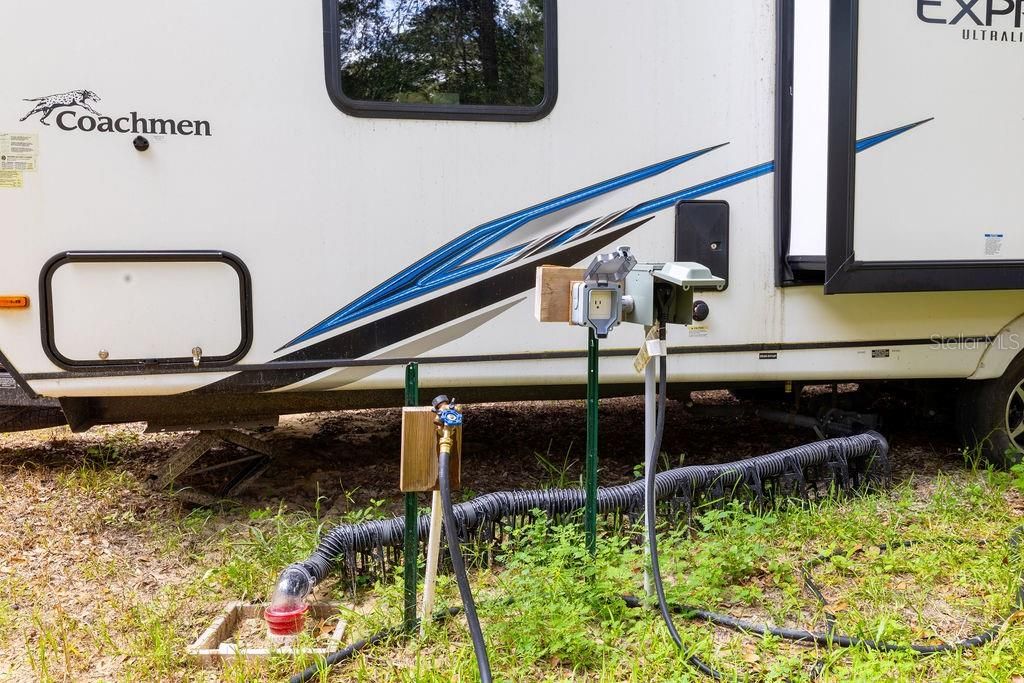 待售: $99,900 (2 贝兹, 1 浴室, 896 平方英尺)