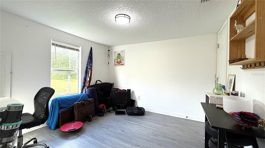 待售: $279,990 (3 贝兹, 2 浴室, 1104 平方英尺)