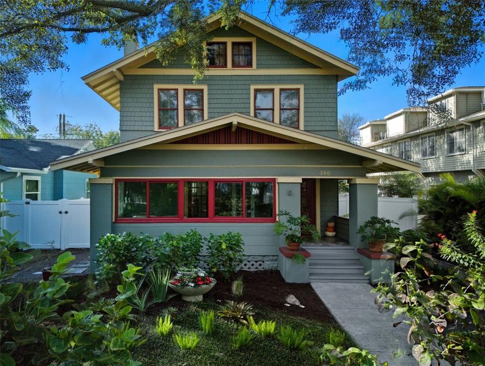 Recently Sold: $995,000 (3 beds, 2 baths, 1806 Square Feet)