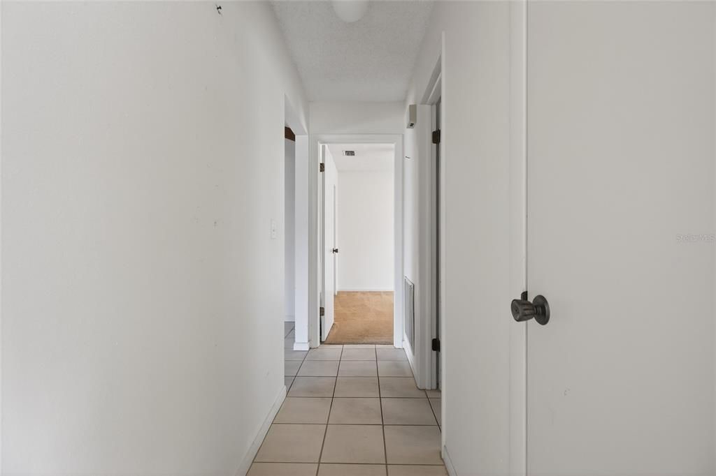 合同活跃: $450,000 (3 贝兹, 2 浴室, 1902 平方英尺)