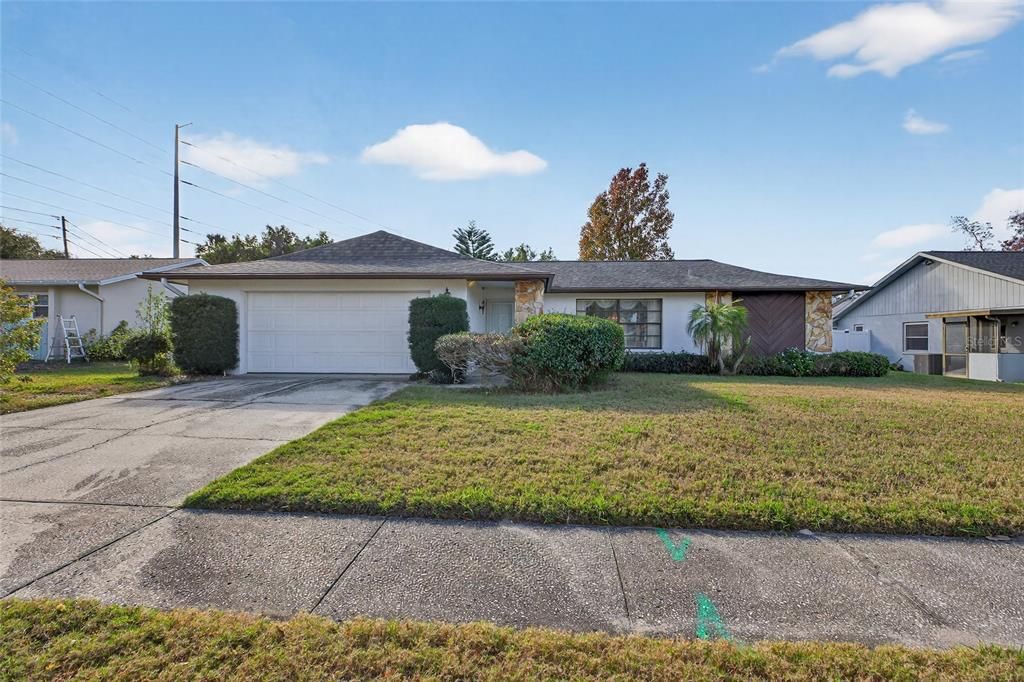 合同活跃: $450,000 (3 贝兹, 2 浴室, 1902 平方英尺)