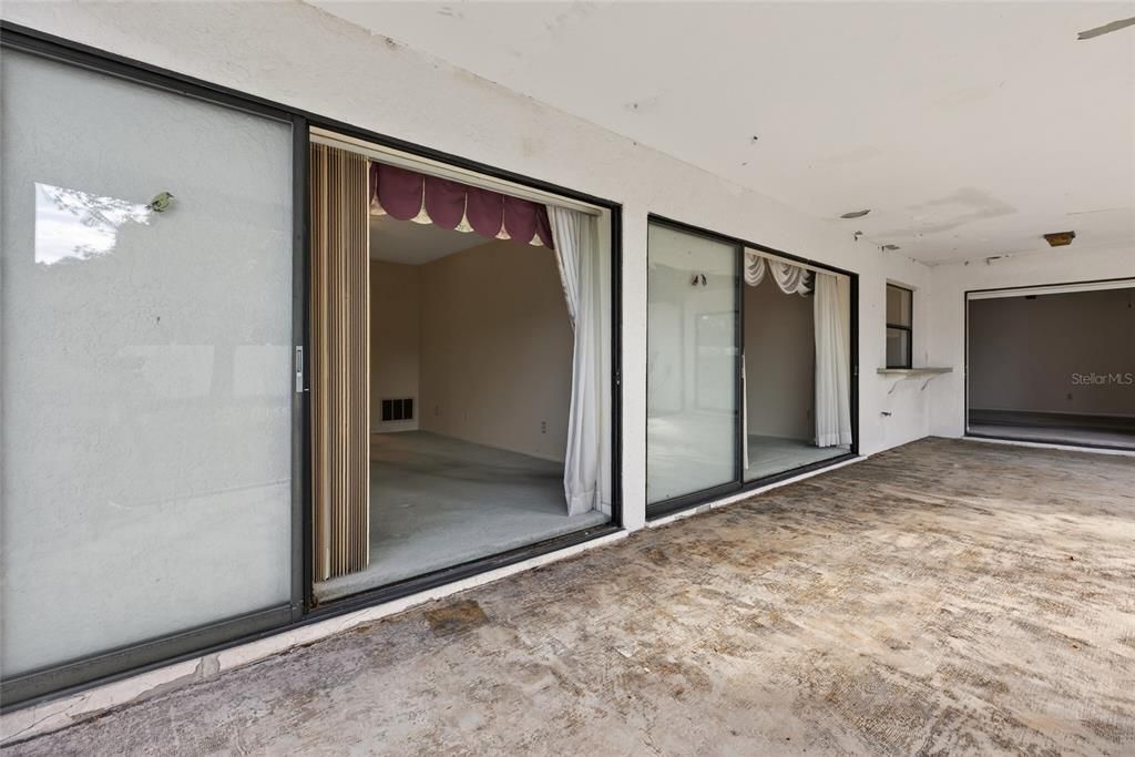 合同活跃: $450,000 (3 贝兹, 2 浴室, 1902 平方英尺)