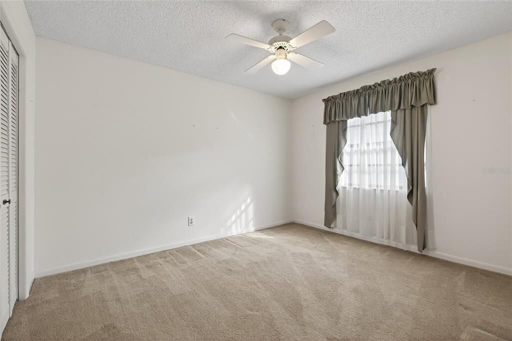 合同活跃: $450,000 (3 贝兹, 2 浴室, 1902 平方英尺)