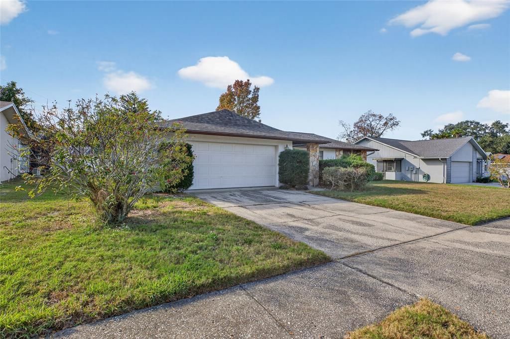 合同活跃: $450,000 (3 贝兹, 2 浴室, 1902 平方英尺)