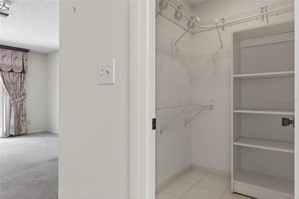 合同活跃: $450,000 (3 贝兹, 2 浴室, 1902 平方英尺)