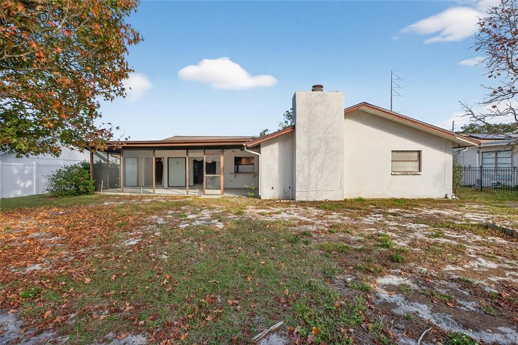 合同活跃: $450,000 (3 贝兹, 2 浴室, 1902 平方英尺)