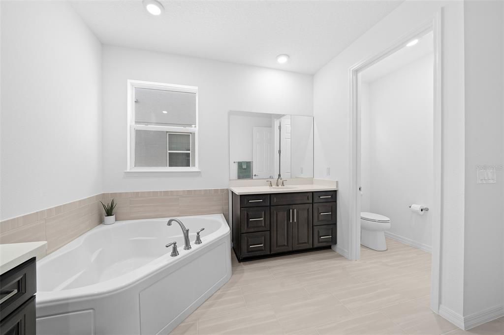 待售: $589,000 (5 贝兹, 4 浴室, 3271 平方英尺)