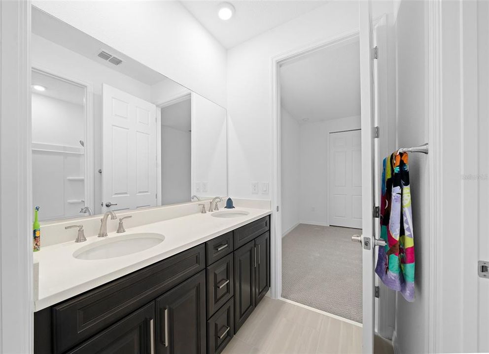 待售: $589,000 (5 贝兹, 4 浴室, 3271 平方英尺)