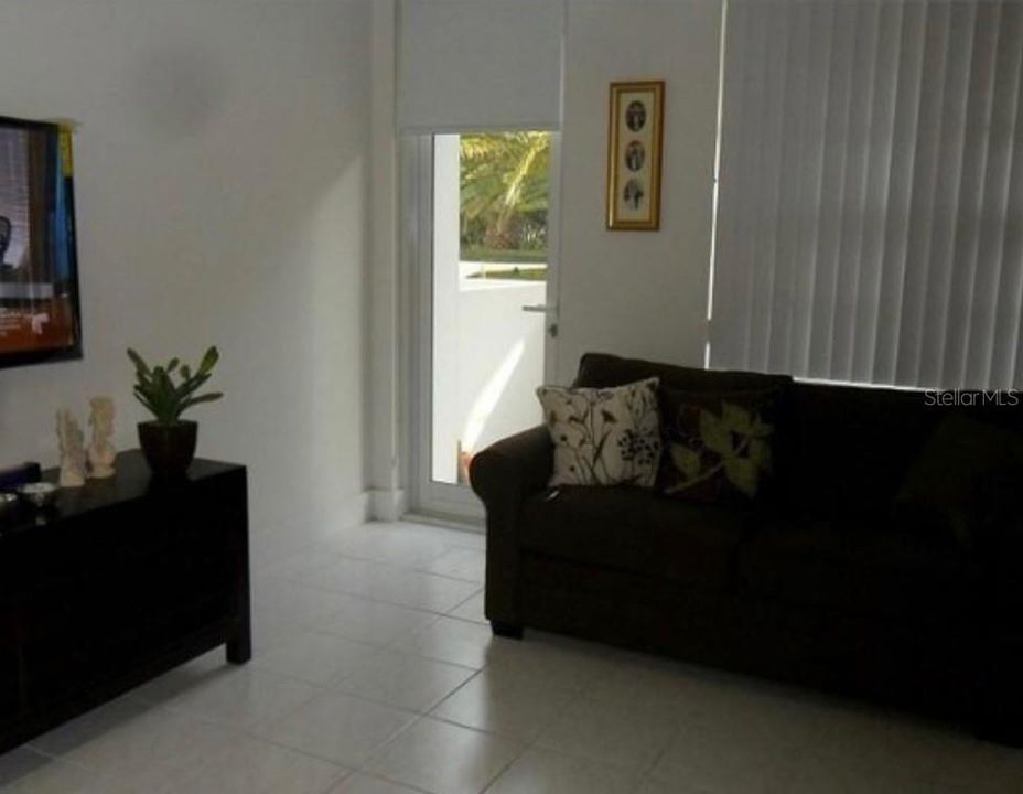 待售: $375,000 (1 贝兹, 1 浴室, 545 平方英尺)