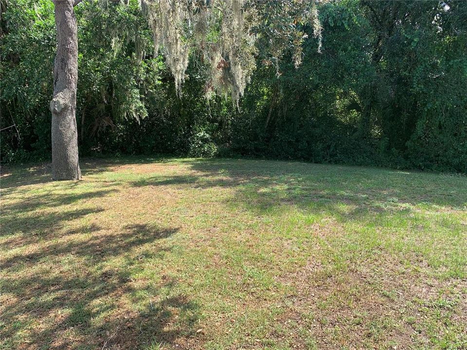 合同活跃: $249,000 (3 贝兹, 2 浴室, 1140 平方英尺)