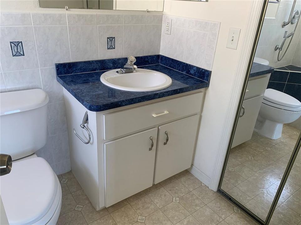 合同活跃: $249,000 (3 贝兹, 2 浴室, 1140 平方英尺)