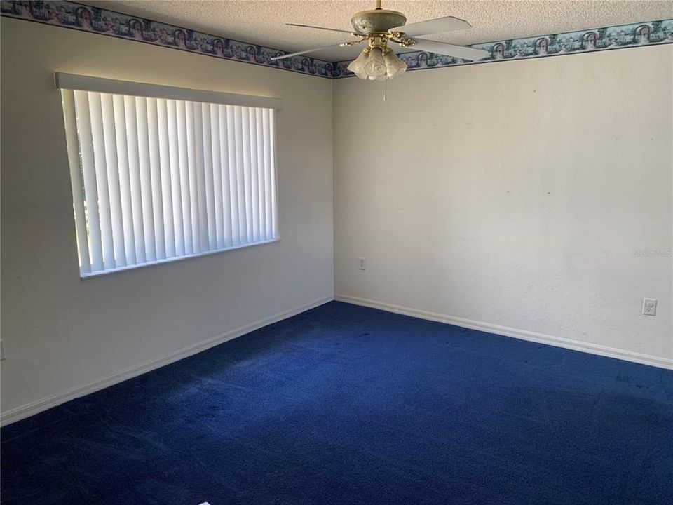 合同活跃: $249,000 (3 贝兹, 2 浴室, 1140 平方英尺)