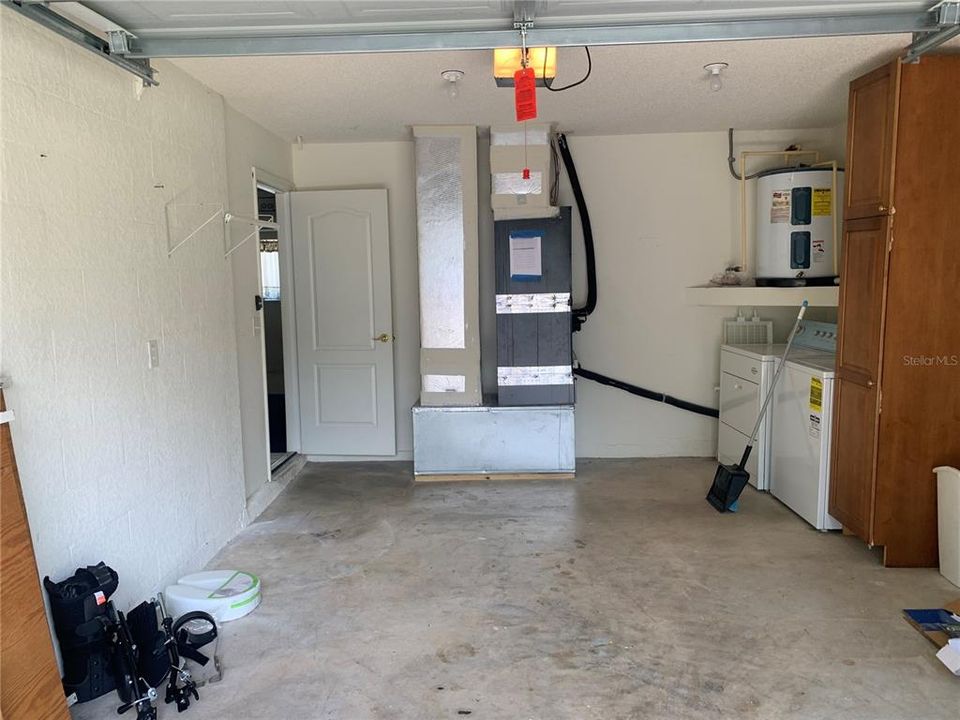 合同活跃: $249,000 (3 贝兹, 2 浴室, 1140 平方英尺)