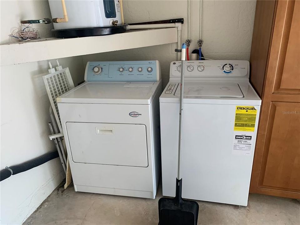 合同活跃: $249,000 (3 贝兹, 2 浴室, 1140 平方英尺)