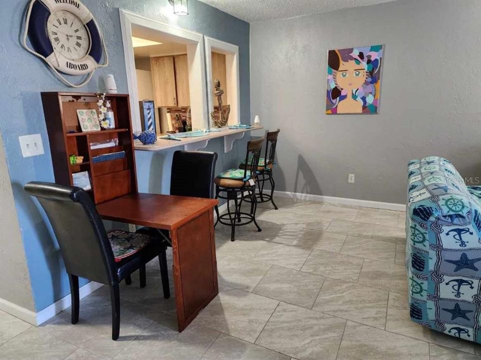 На продажу: $149,900 (2 спален, 1 ванн, 945 Квадратных фут)