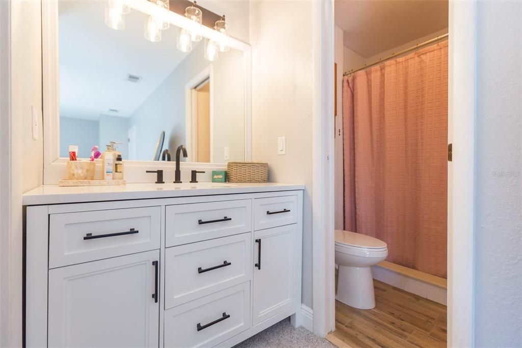 На продажу: $279,000 (2 спален, 2 ванн, 1250 Квадратных фут)