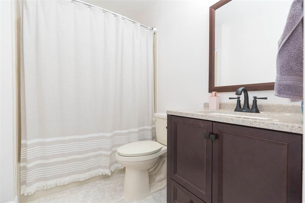 На продажу: $279,000 (2 спален, 2 ванн, 1250 Квадратных фут)