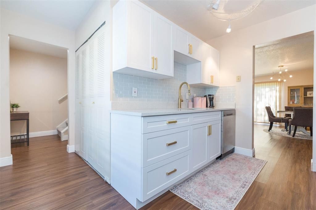 На продажу: $279,000 (2 спален, 2 ванн, 1250 Квадратных фут)