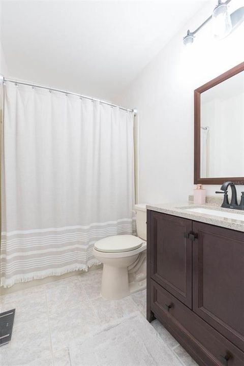 На продажу: $279,000 (2 спален, 2 ванн, 1250 Квадратных фут)