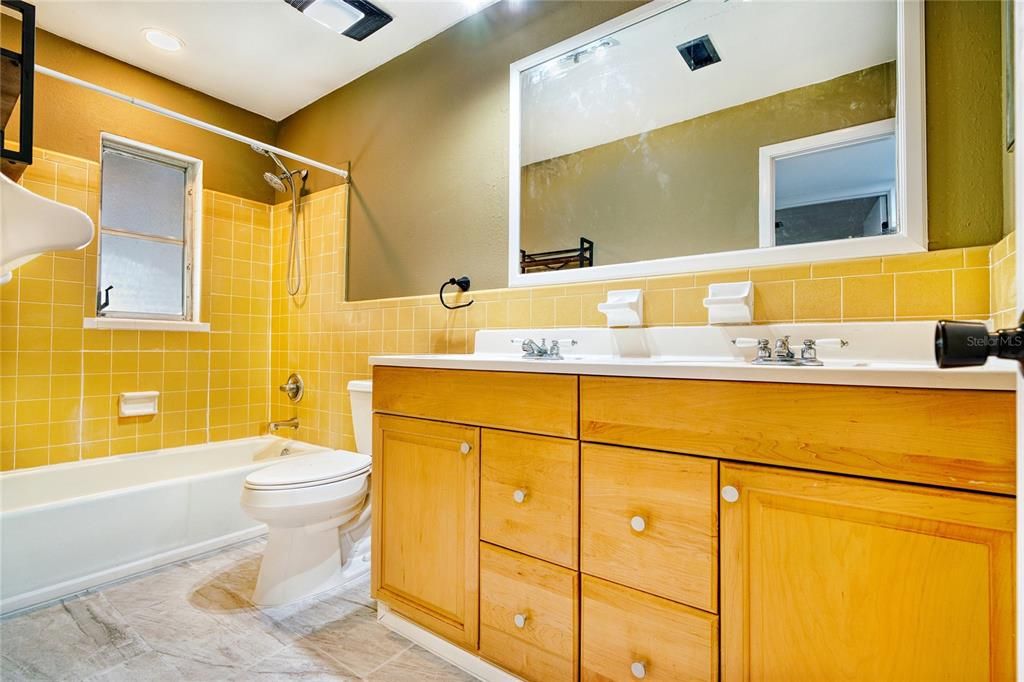 For Rent: $3,750 (5 beds, 3 baths, 3100 Square Feet)