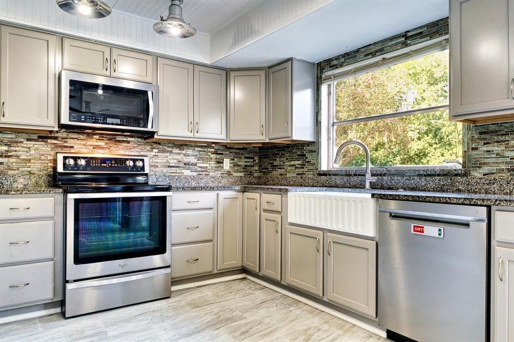 For Rent: $3,750 (5 beds, 3 baths, 3100 Square Feet)