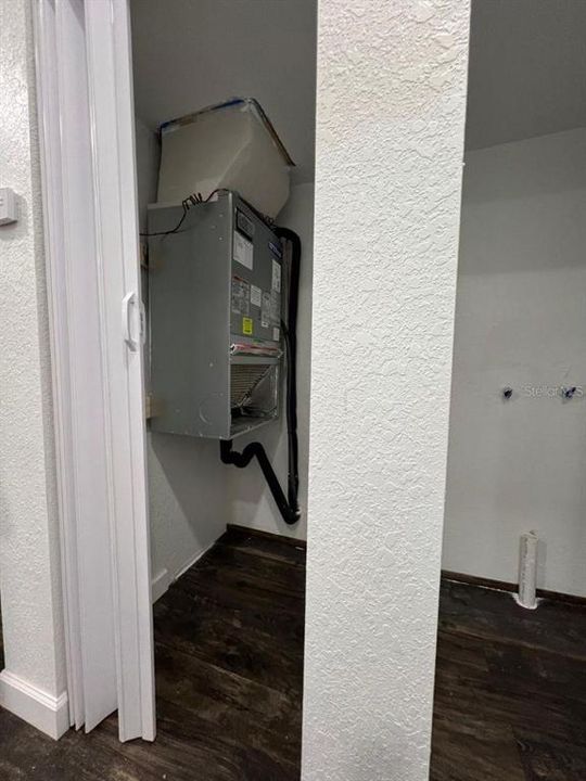 For Sale: $209,900 (2 beds, 2 baths, 600 Square Feet)