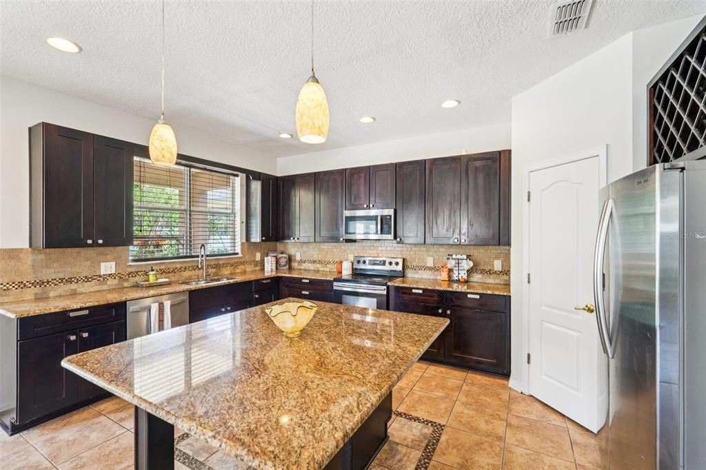 For Sale: $624,500 (5 beds, 2 baths, 2759 Square Feet)