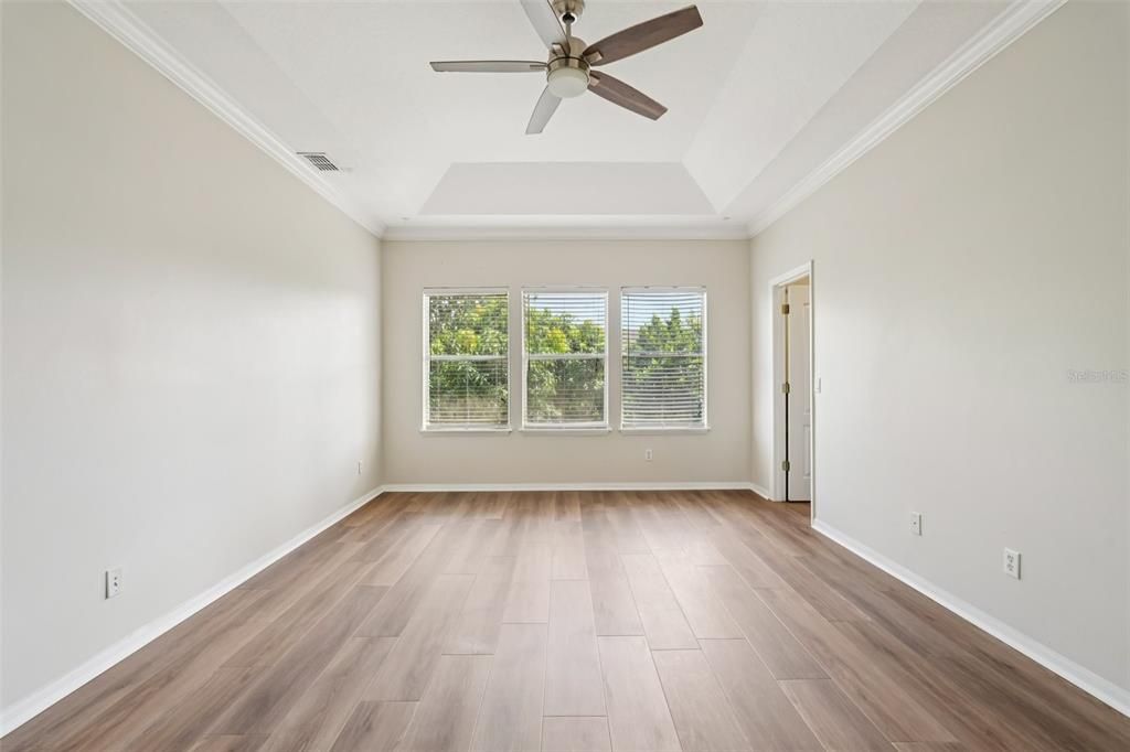 For Sale: $624,500 (5 beds, 2 baths, 2759 Square Feet)