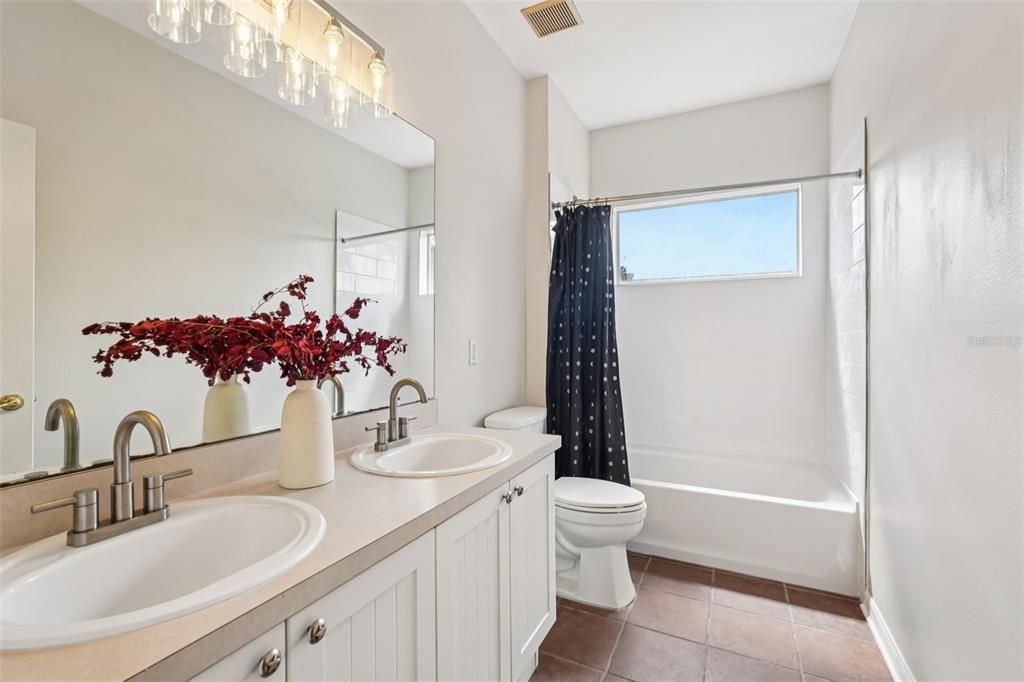 For Sale: $624,500 (5 beds, 2 baths, 2759 Square Feet)