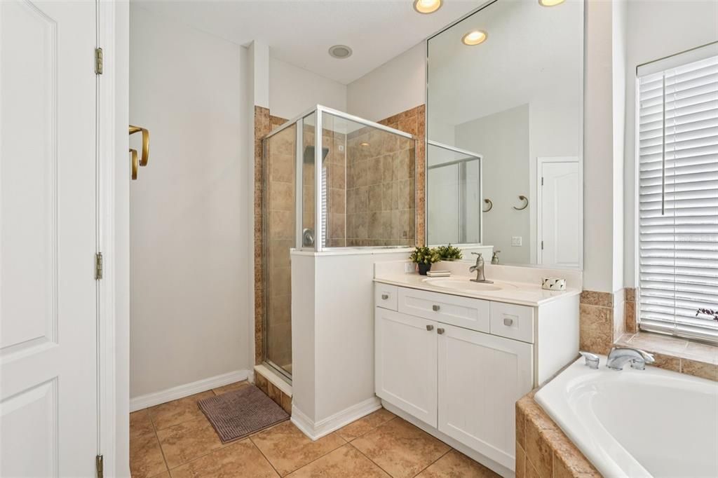 For Sale: $624,500 (5 beds, 2 baths, 2759 Square Feet)