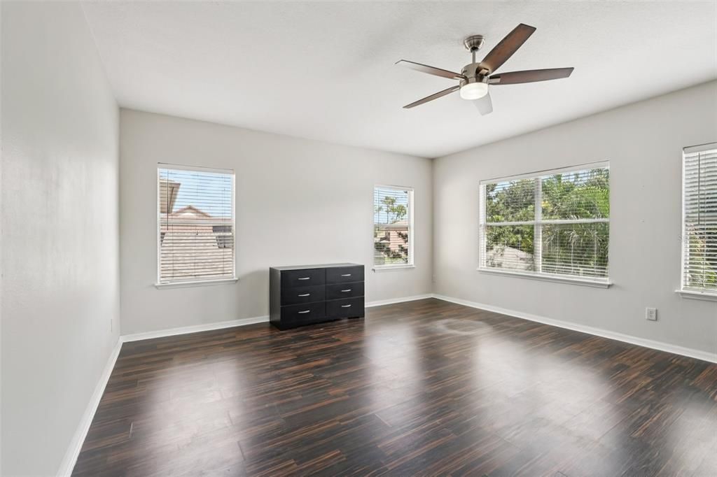 For Sale: $624,500 (5 beds, 2 baths, 2759 Square Feet)