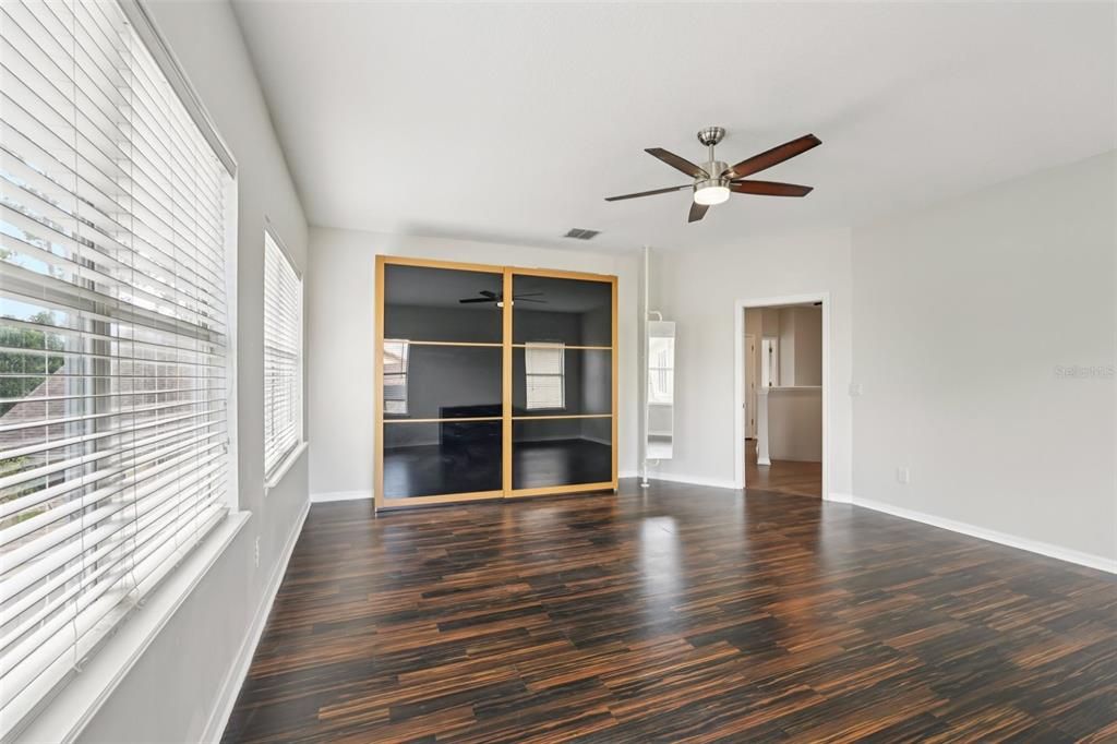 For Sale: $624,500 (5 beds, 2 baths, 2759 Square Feet)