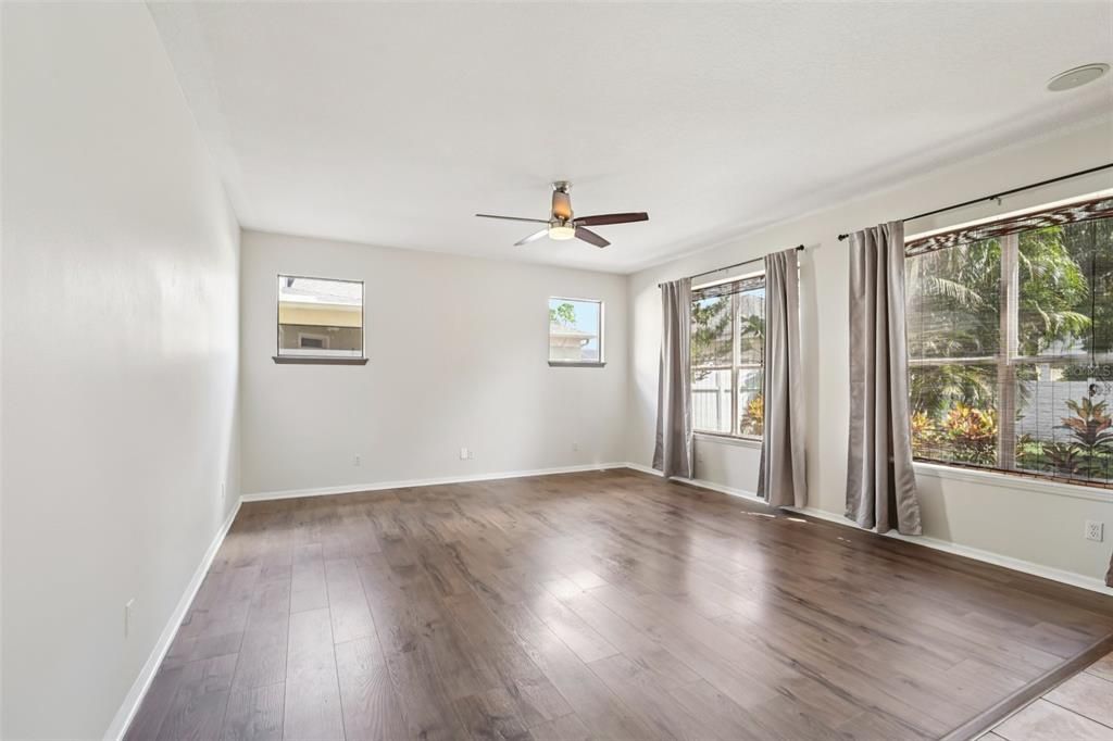 For Sale: $624,500 (5 beds, 2 baths, 2759 Square Feet)