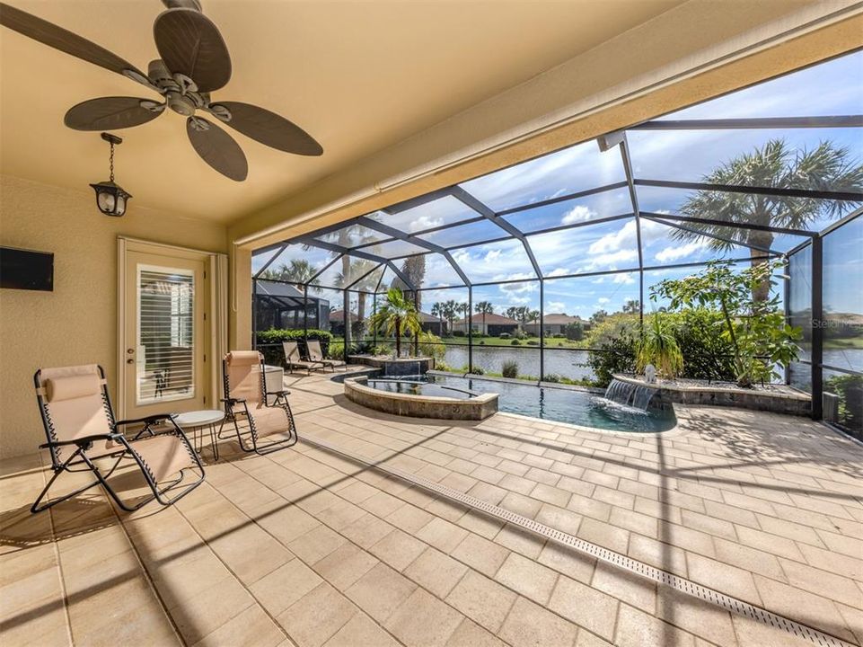 Activo con contrato: $599,000 (2 camas, 2 baños, 1909 Pies cuadrados)