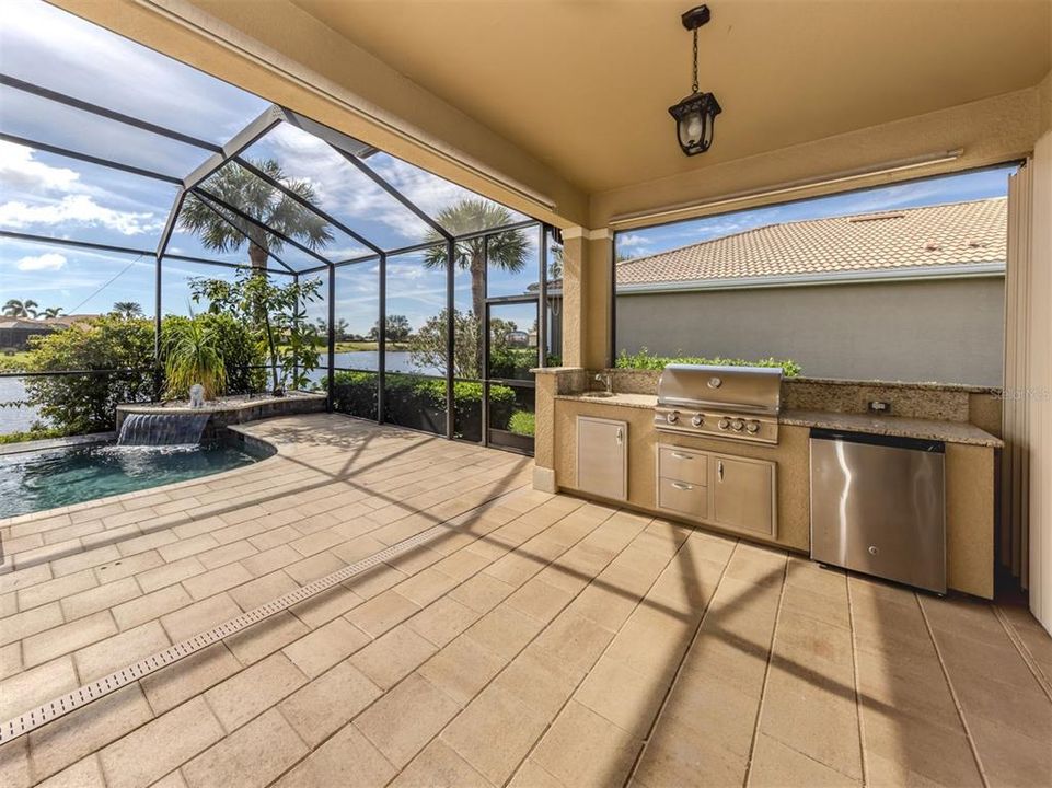 Activo con contrato: $599,000 (2 camas, 2 baños, 1909 Pies cuadrados)